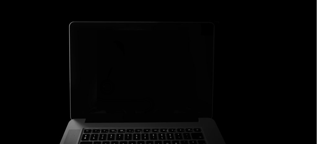veyan-stop-hackeur-donnees-hackees-noir-1024×466