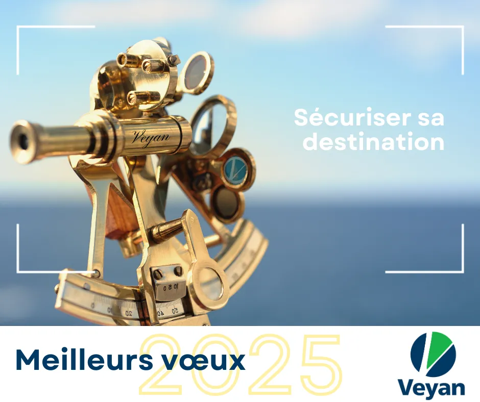 Carte de vœux Veyan : un sextant doré devant la mer, « Sécuriser sa destination », « Meilleurs vœux 2025 »